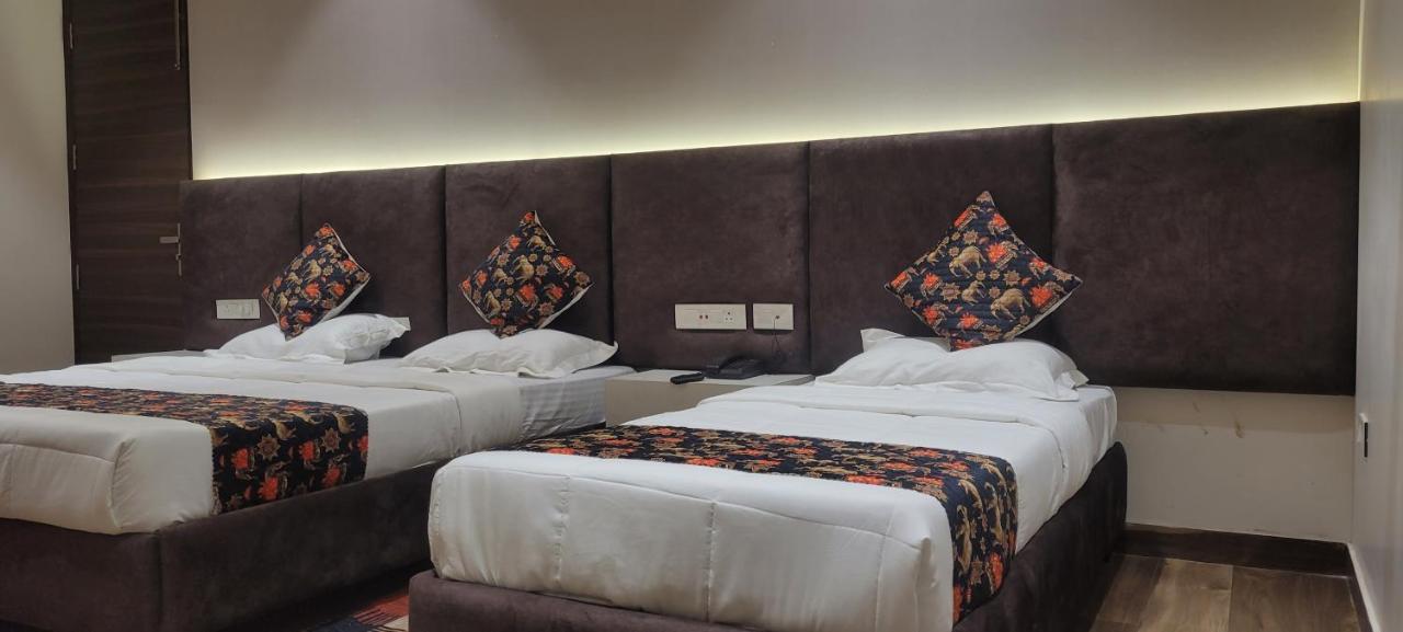 Hotel Alpine Plaza Shahpur  Exterior photo