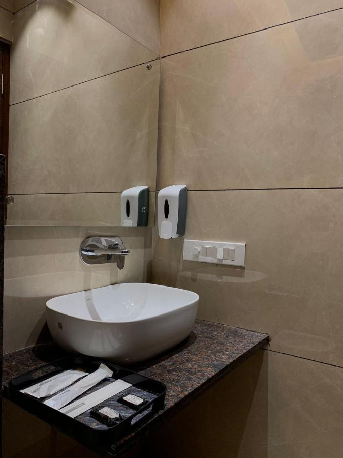 Hotel Alpine Plaza Shahpur  Exterior photo