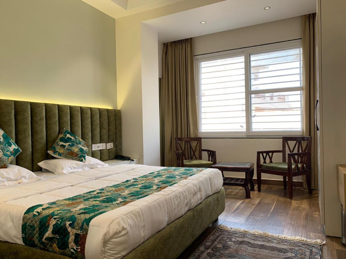 Hotel Alpine Plaza Shahpur  Exterior photo